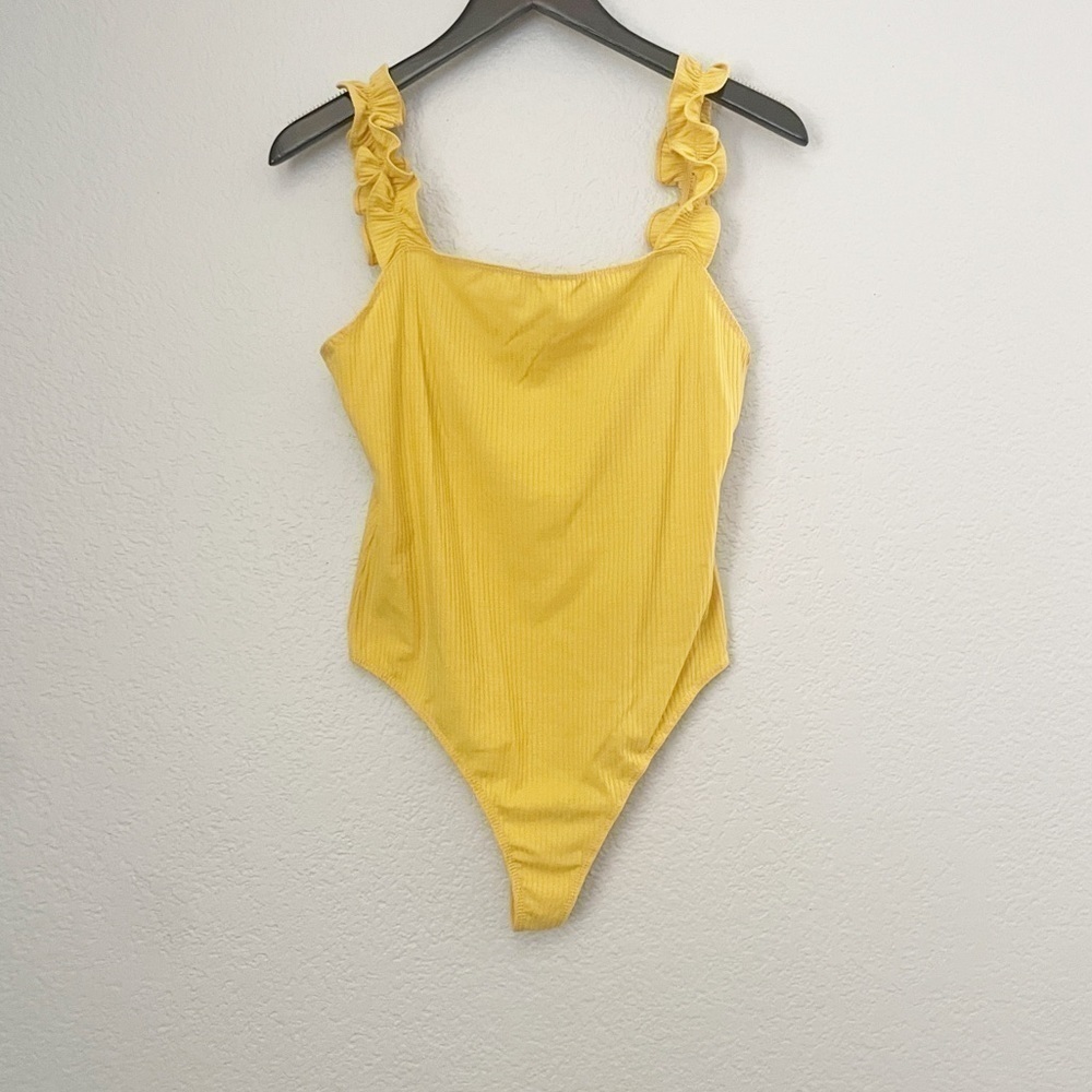 ELODIE Yellow Ribbed Tank Ruffle Straps Bodysuit Large - Picture 4 of 10